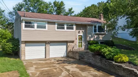 403 3rd St, Oakdale, PA 15071