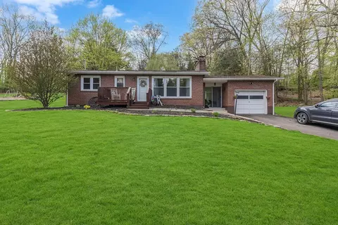 105 W Mcquistion Rd, Butler, PA 16001