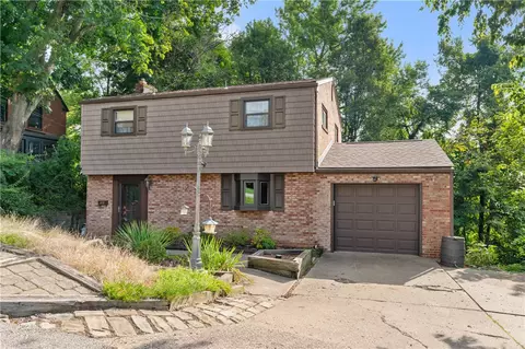 33 Roxbury Rd, Pittsburgh, PA 15221