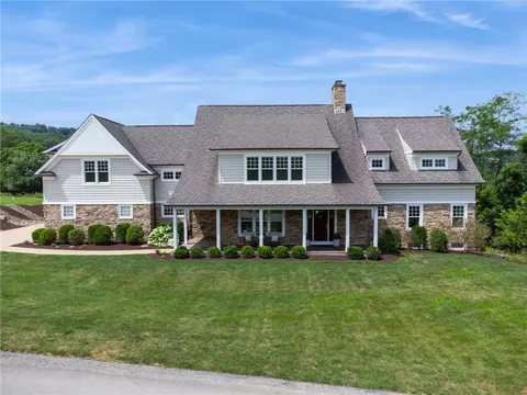 1153 Lauralynn Dr, Latrobe, PA 15650