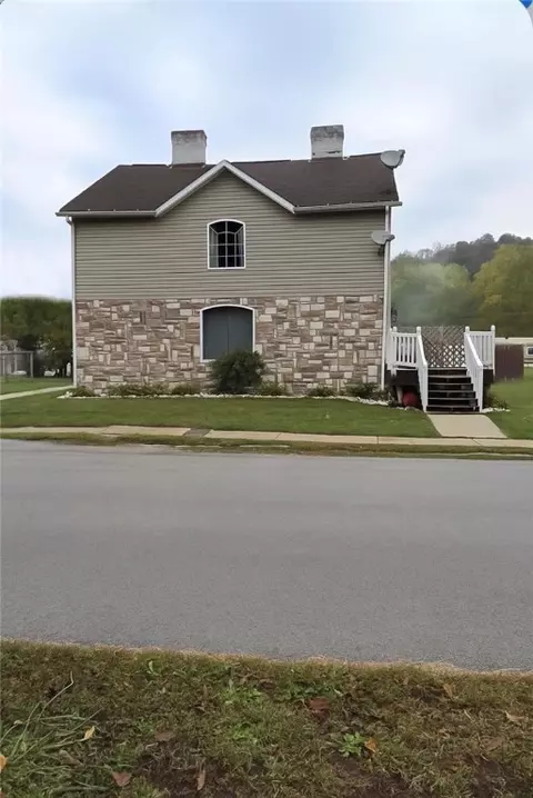 751 Maxwell Ave, La Belle, PA 15450