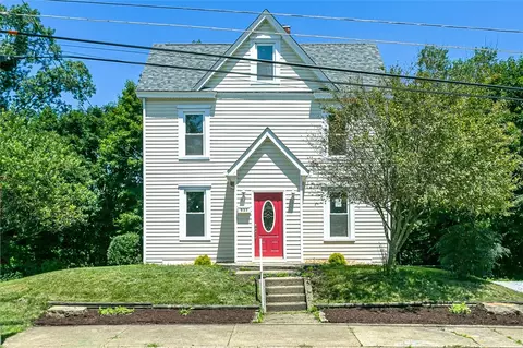 533 7th St Ext, Trafford, PA 15085