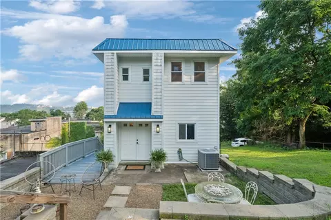 154 Henderson St, Pittsburgh, PA 15212