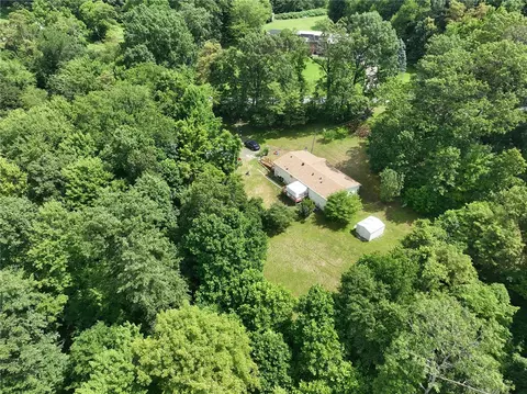 45 Perkins Ln, Burgettstown, PA 15021