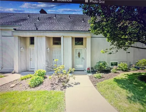 8 Ridgemead Fields Dr, Verona, PA 15147