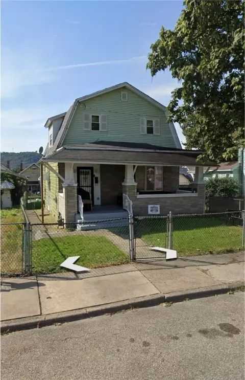 2015 Kenneth Ave, New Kensington, PA 15068