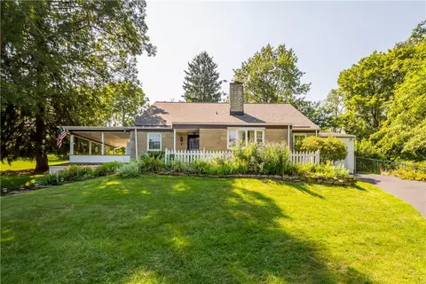 318 Center Church Rd, Mcmurray, PA 15317