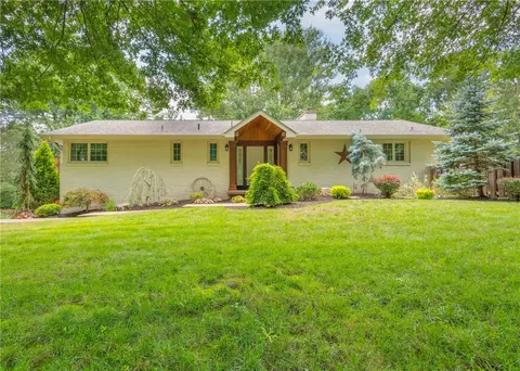 548 Circle Dr, Mcmurray, PA 15317