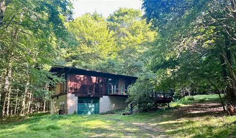 4837 Georgetown Rd, Franklin, PA 16323