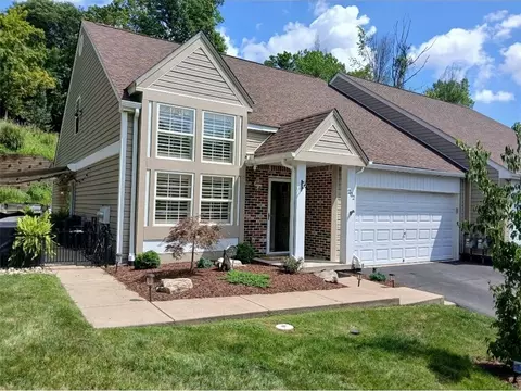 202 Old Village Ln, Bethel Park, PA 15102