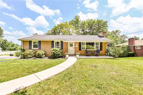 120 Northumberland Dr, Irwin, PA 15642