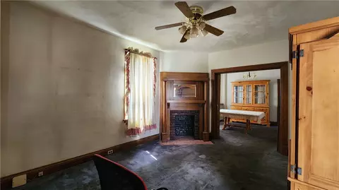 Living - 331 Walnut St, Vandergrift, PA 15690 photo 2 of 2