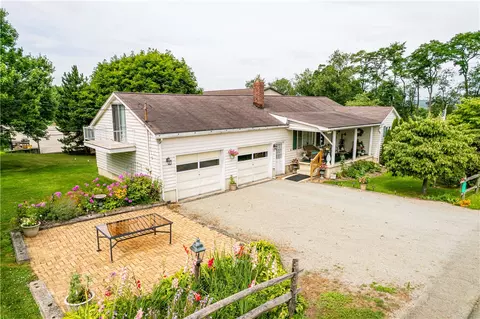 111 Razza Rd, New Derry, PA 15671