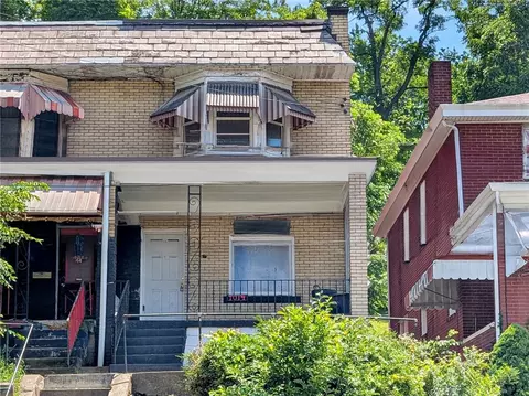 1014 Blackadore St, Pittsburgh, PA 15221