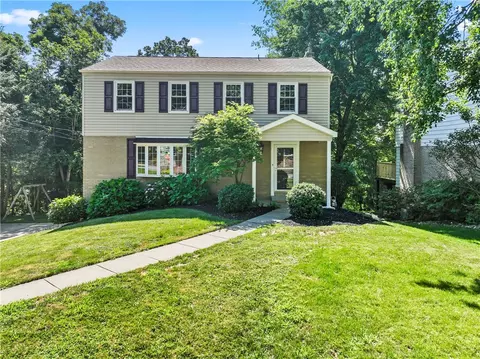 124 Bently Down Dr, Coraopolis, PA 15108