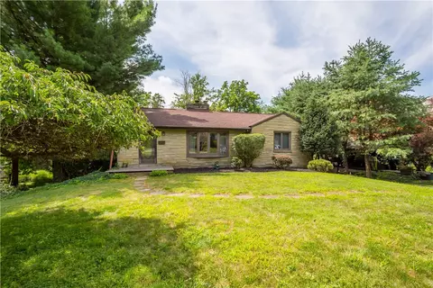 3229 Arapahoe Rd, Pittsburgh, PA 15241