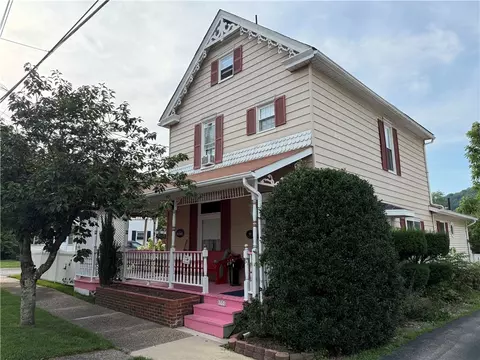 1331 School St, Indiana, PA 15701