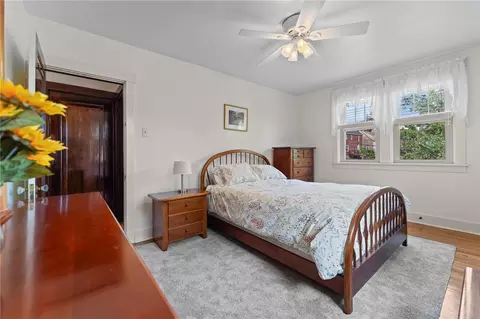 Bedroom - 412 Mapleton Ave, Pittsburgh, PA 15228 photo 4 of 10