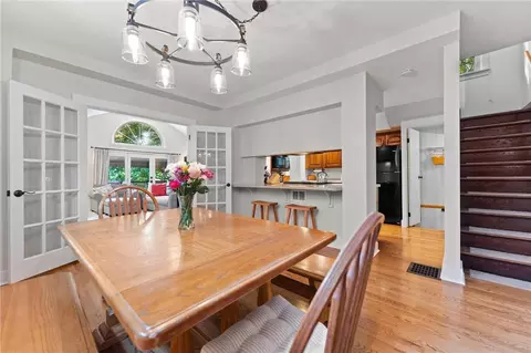 Dining - 412 Mapleton Ave, Pittsburgh, PA 15228 photo 7 of 8