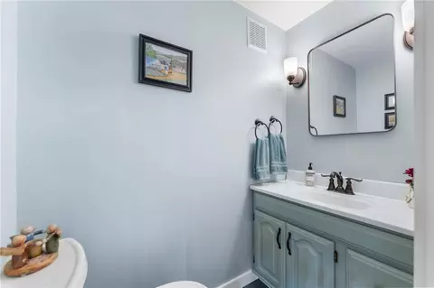 Bath - 412 Mapleton Ave, Pittsburgh, PA 15228 photo 1 of 2
