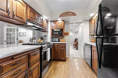Kitchen - 412 Mapleton Ave, Pittsburgh, PA 15228 photo 2 of 3