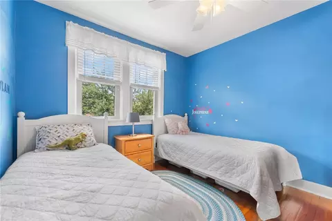 Bedroom - 412 Mapleton Ave, Pittsburgh, PA 15228 photo 10 of 10