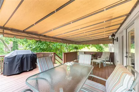 Exterior - 412 Mapleton Ave, Pittsburgh, PA 15228 photo 6 of 14
