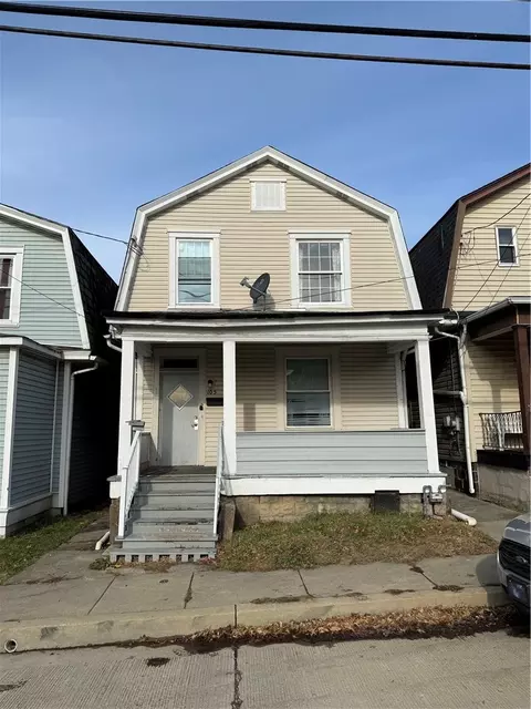 105 Locust St, New Kensington, PA 15068