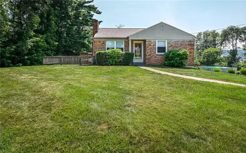 4130 Grandview Dr, Gibsonia, PA 15044