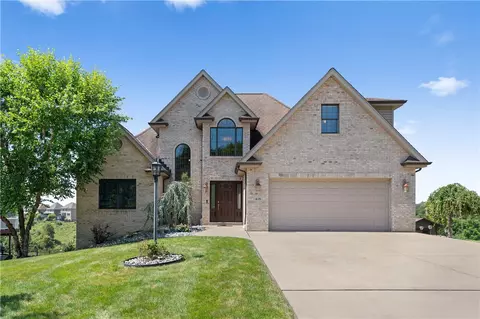 418 Old Clairton Rd, Clairton, PA 15025