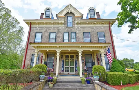 1892 Mcclellandtown Rd, Masontown, PA 15461
