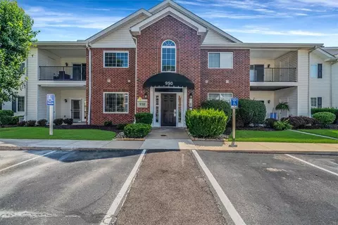 950 Hidden Ridge Ct #201, South Park, PA 15129