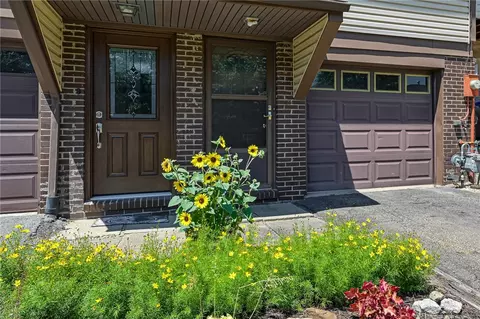 213 Cranbrooke Dr, Coraopolis, PA 15108