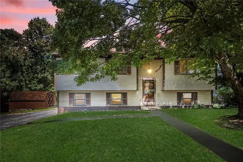 300 Moonridge Dr, Freedom, PA 15042