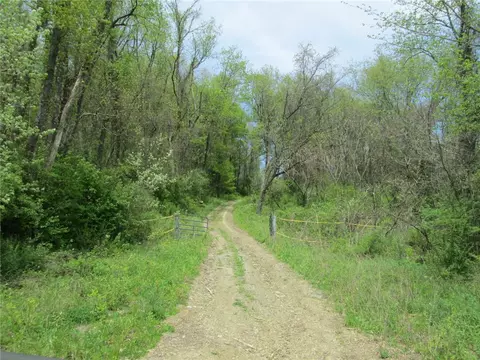 217 Briar Hill Rd, Kittanning, PA 16201