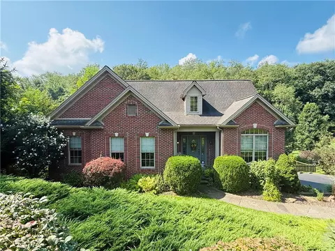 670 Lakeview Dr, Washington, PA 15301