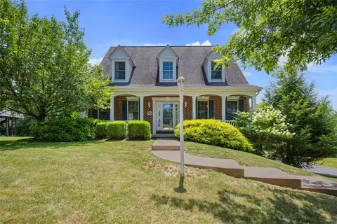 5830 Longview Cir, Bridgeville, PA 15017