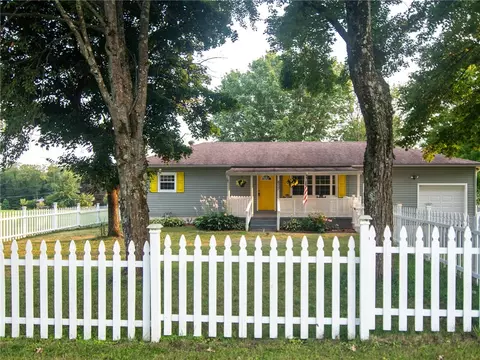 8332 Lamor Rd, Mercer, PA 16137
