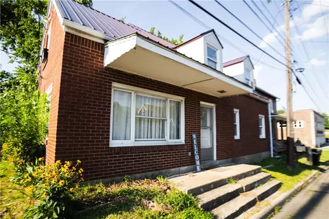 80458065 Pennsylvania Ave, Irwin, PA 15642