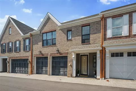 216 Foundation Dr, Cranberry Township, PA 16066