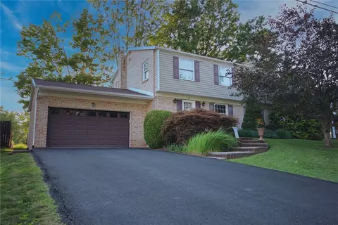 14 Mohawk Dr, Greensburg, PA 15601