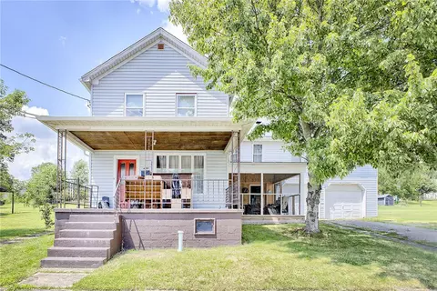 400 1st St, Ernest, PA 15739