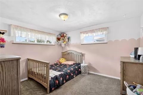 233 Carpenter Ln, Irwin, PA 15642 photo 17