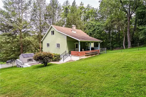 289 Front St, Irwin, PA 15642