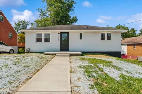 12480 Larimer Ave, Irwin, PA 15642