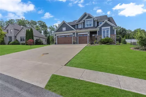158 Eric Dr, Beaver, PA 15009 photo 2