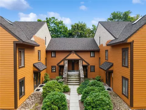 5006 Swiss Mountain Dr, Champion, PA 15622