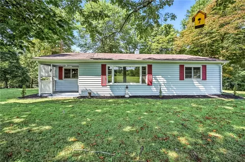 942 Achortown Rd, Beaver Falls, PA 15010