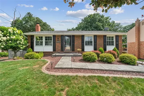 665 Surfside Dr, Pittsburgh, PA 15239