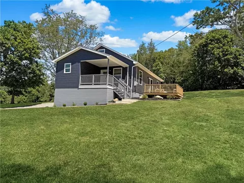 29 Savannah Gardner Rd, New Castle, PA 16101